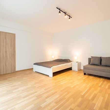 Brand New Two Room Apartment #64 In Elite Rezidence With Free Secure Parking Prag Eksteriør billede