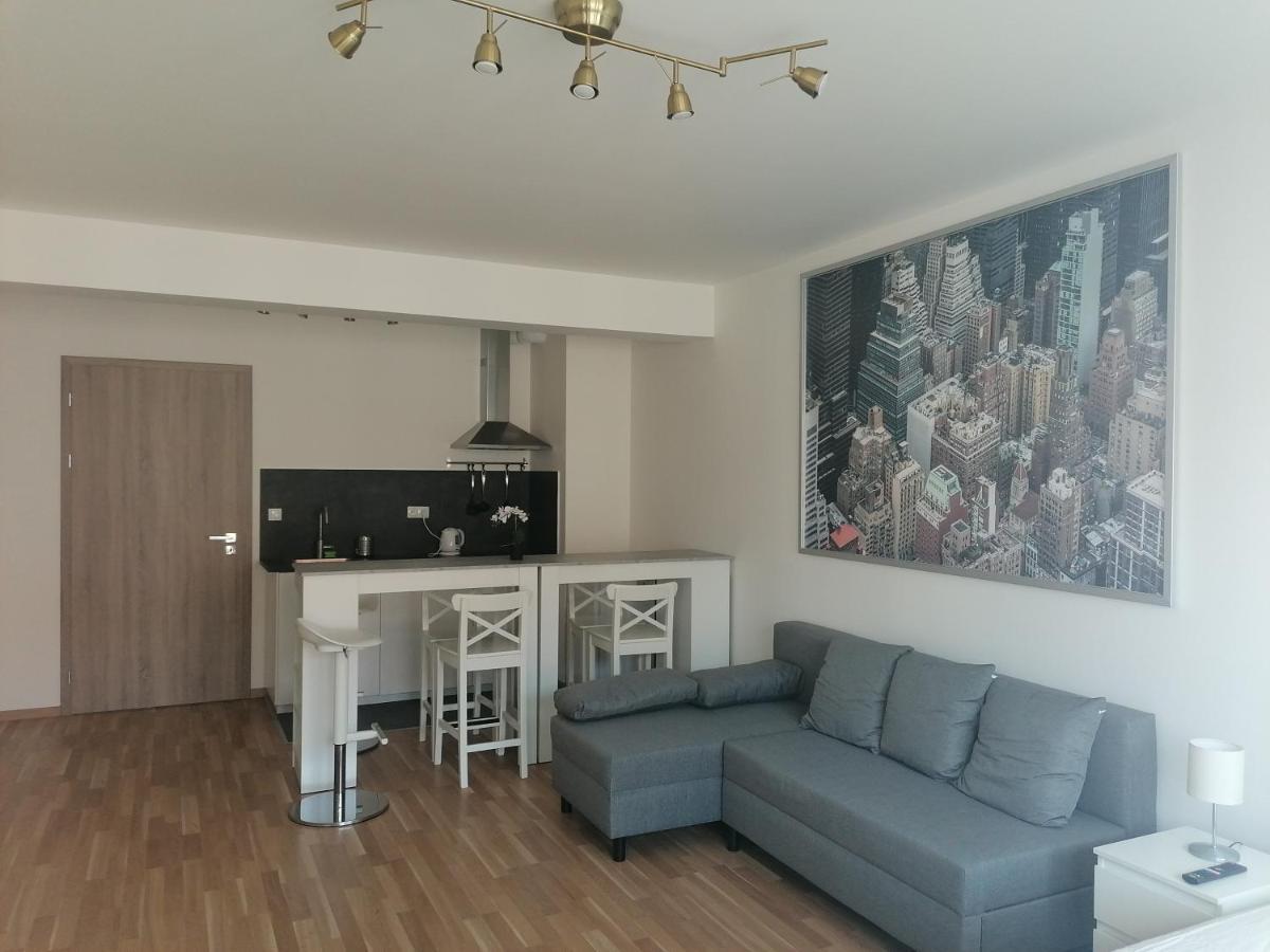 Brand New Two Room Apartment #64 In Elite Rezidence With Free Secure Parking Prag Eksteriør billede